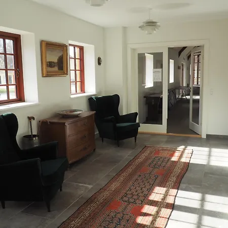 Den Gule Lade Pa Skjorringe Bed & Breakfast Stubbekobing