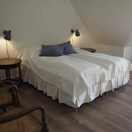 Den Gule Lade Pa Skjorringe Stubbekøbing