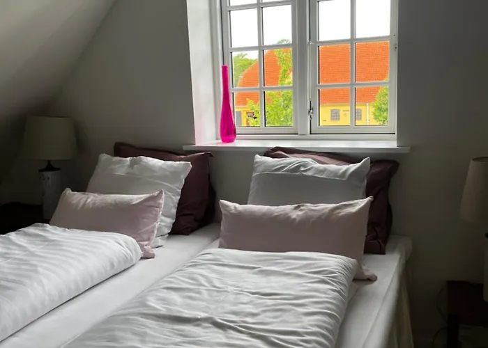 Den Gule Lade Pa Skjorringe 3* Stubbekøbing